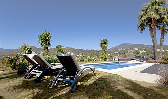 A relaxing Costa Blanca holiday villa with pool